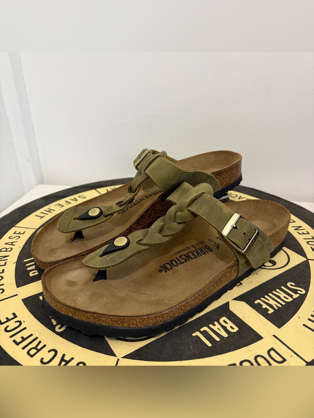 Birkenstock Shoes Gizeh Braided Green Leather Sandals Size 41 Women’s 10 Men’s 8